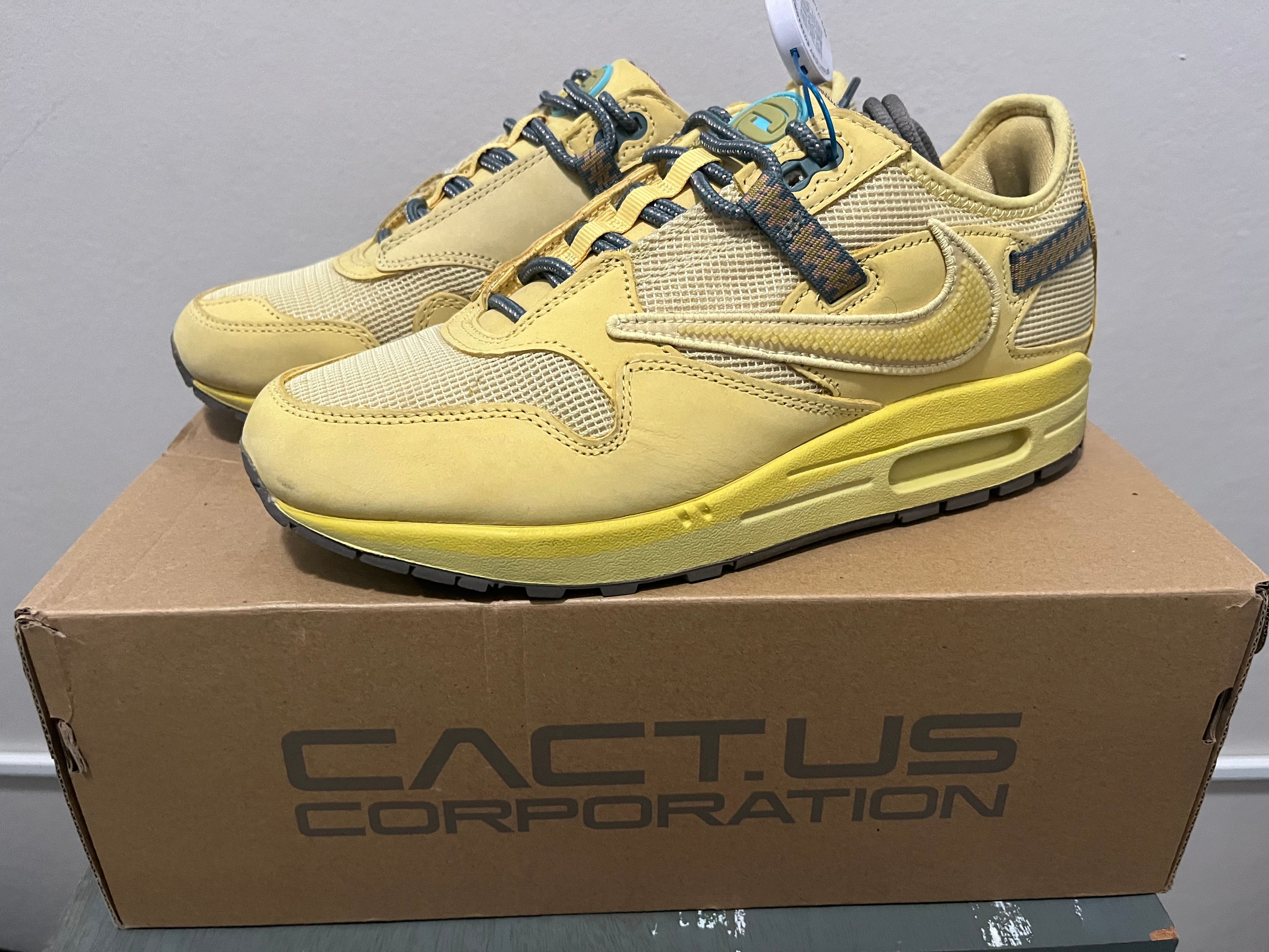 Used: Travis Scott x Nike Air Max 1 Cactus Jack Saturn Gold DO9392-700