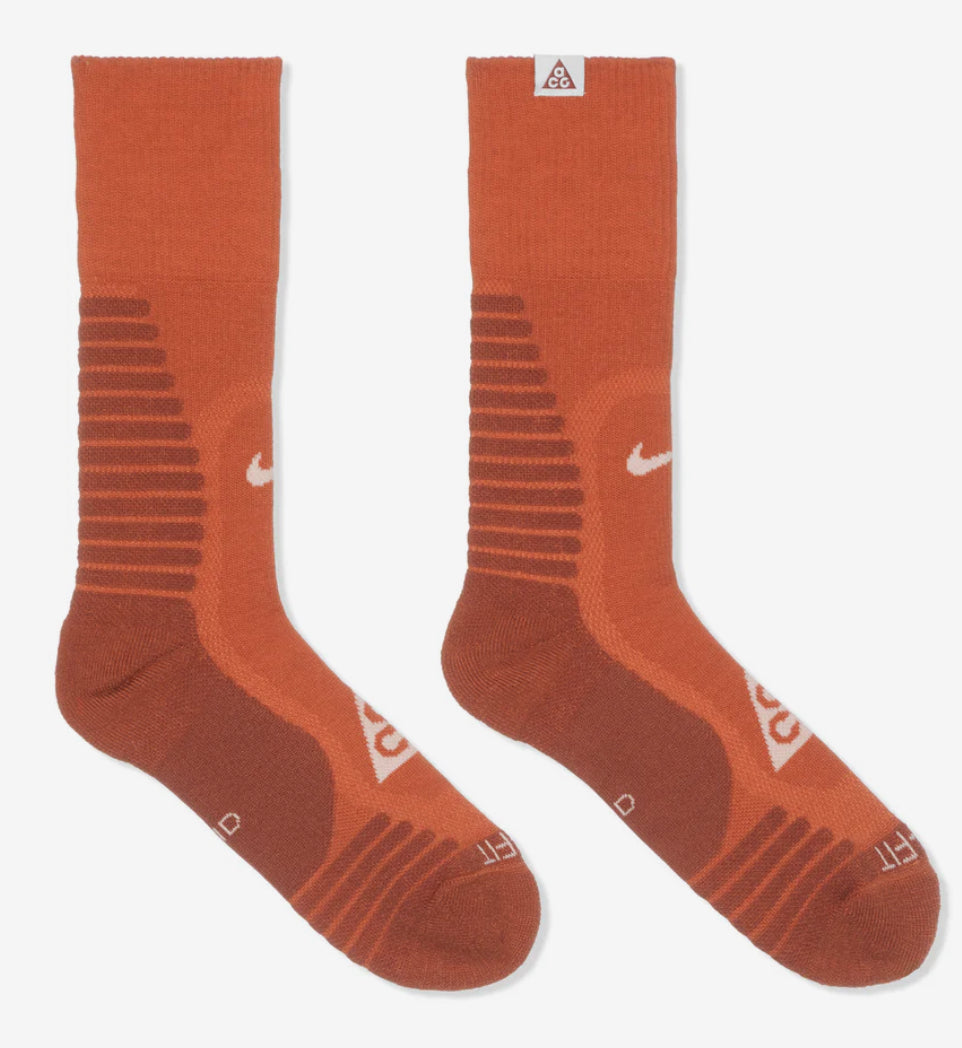 Nike ACG Cushioned Crew Socks Campfire Orange · Summit White