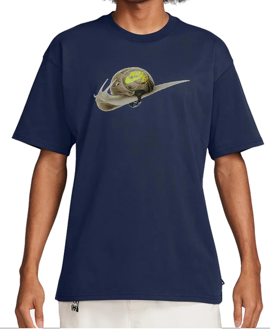 Nike SB Republique T-Shirt in Navy