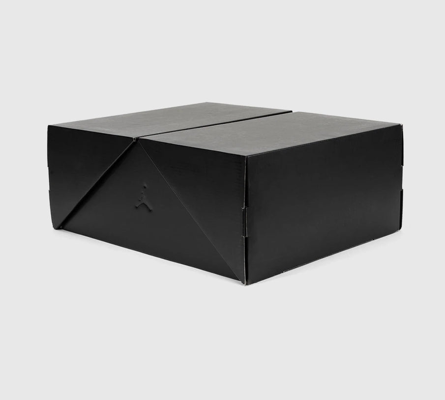 Deadstock (DS) A Ma Maniere Jordan 4 WYWS FZ4810-200