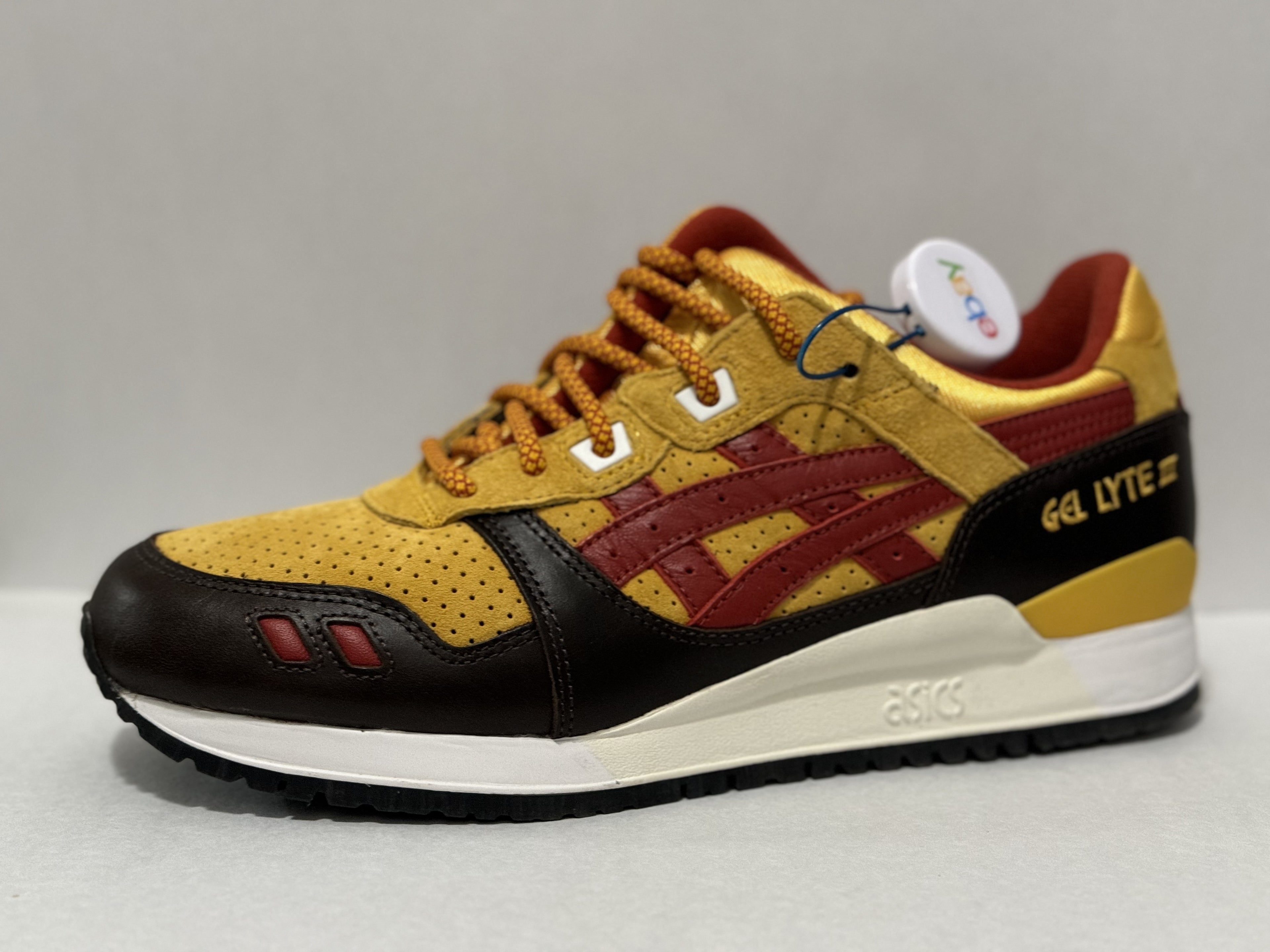 DS (Deadstock) (Open Box no trading cards) Kith x Marvel x Asics Gel Lyte III Wolverine AI1407GLSC.X23