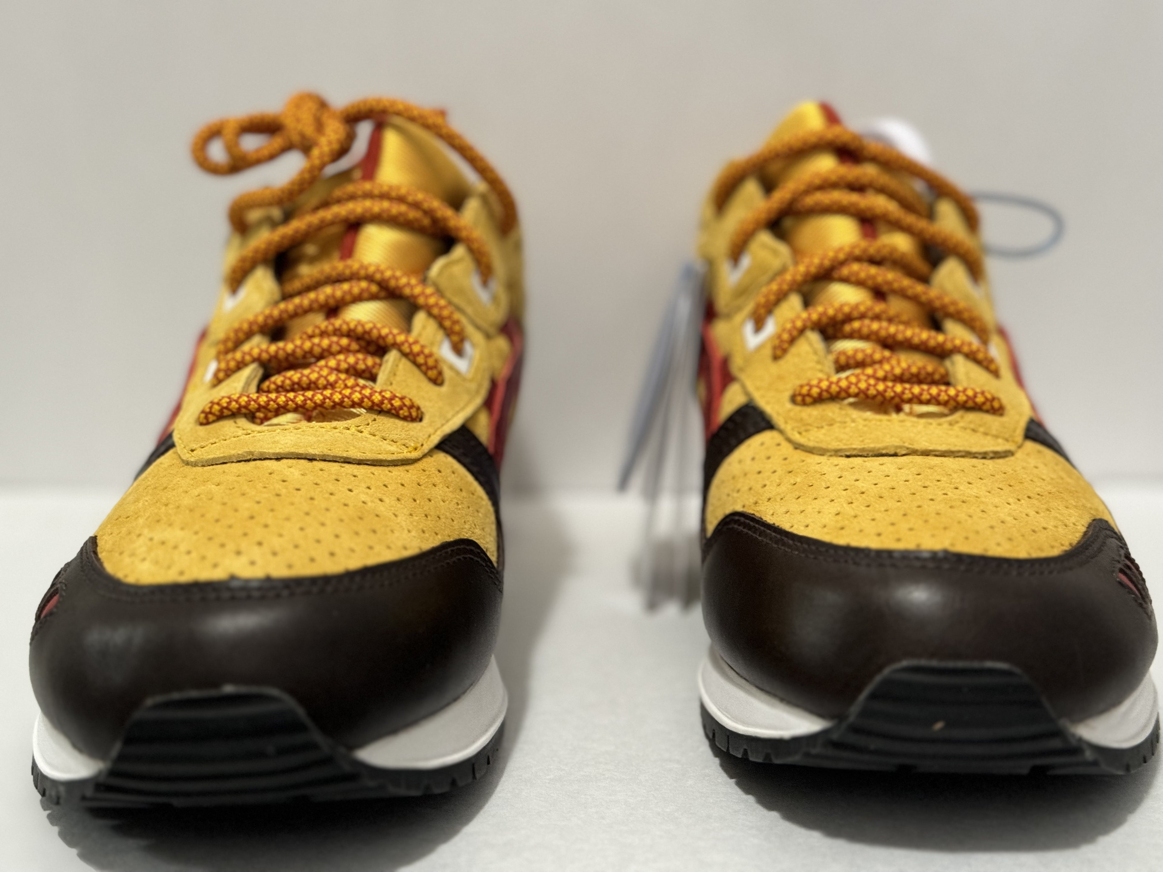 DS (Deadstock) (Open Box no trading cards) Kith x Marvel x Asics Gel Lyte III Wolverine AI1407GLSC.X23