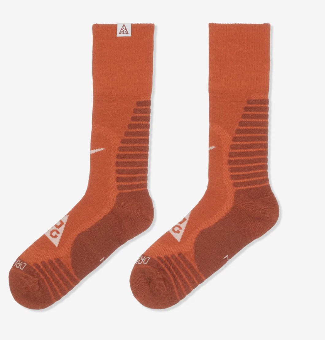 Nike ACG Cushioned Crew Socks Campfire Orange · Summit White