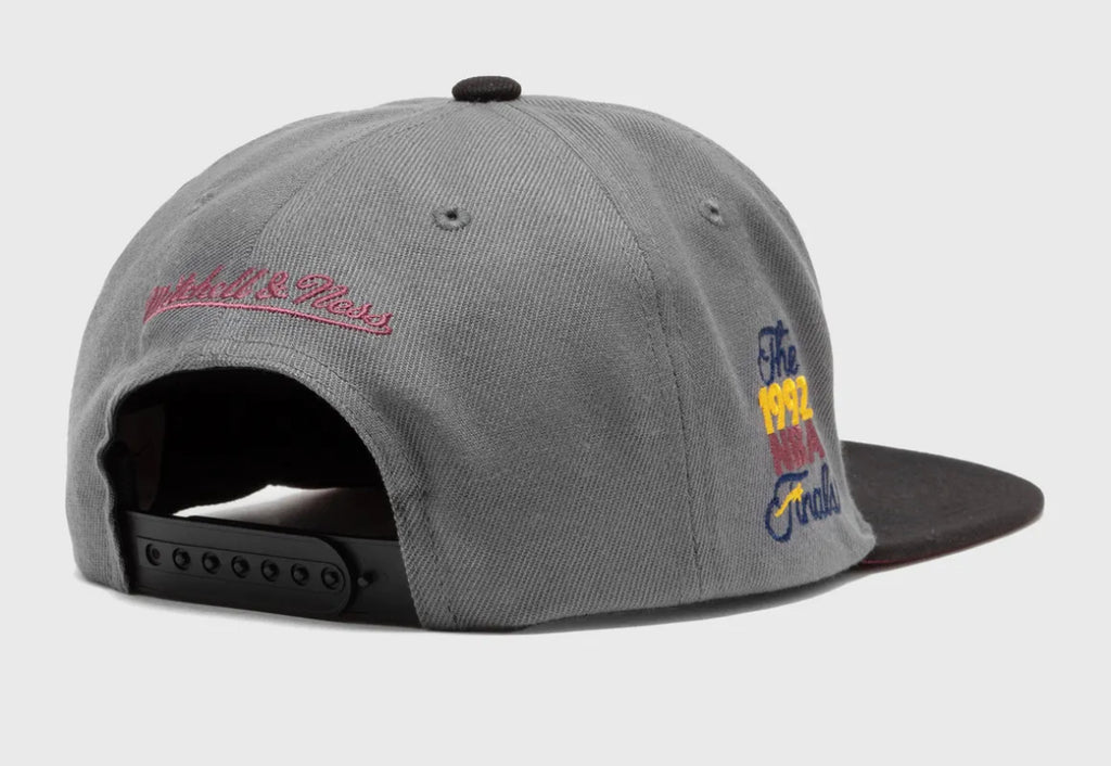 Mitchell & Ness Bulls Cap